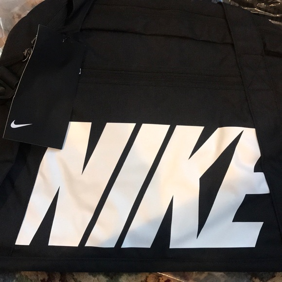 Nike Gym Club Duffel Bag NWT - Picture 6 of 6